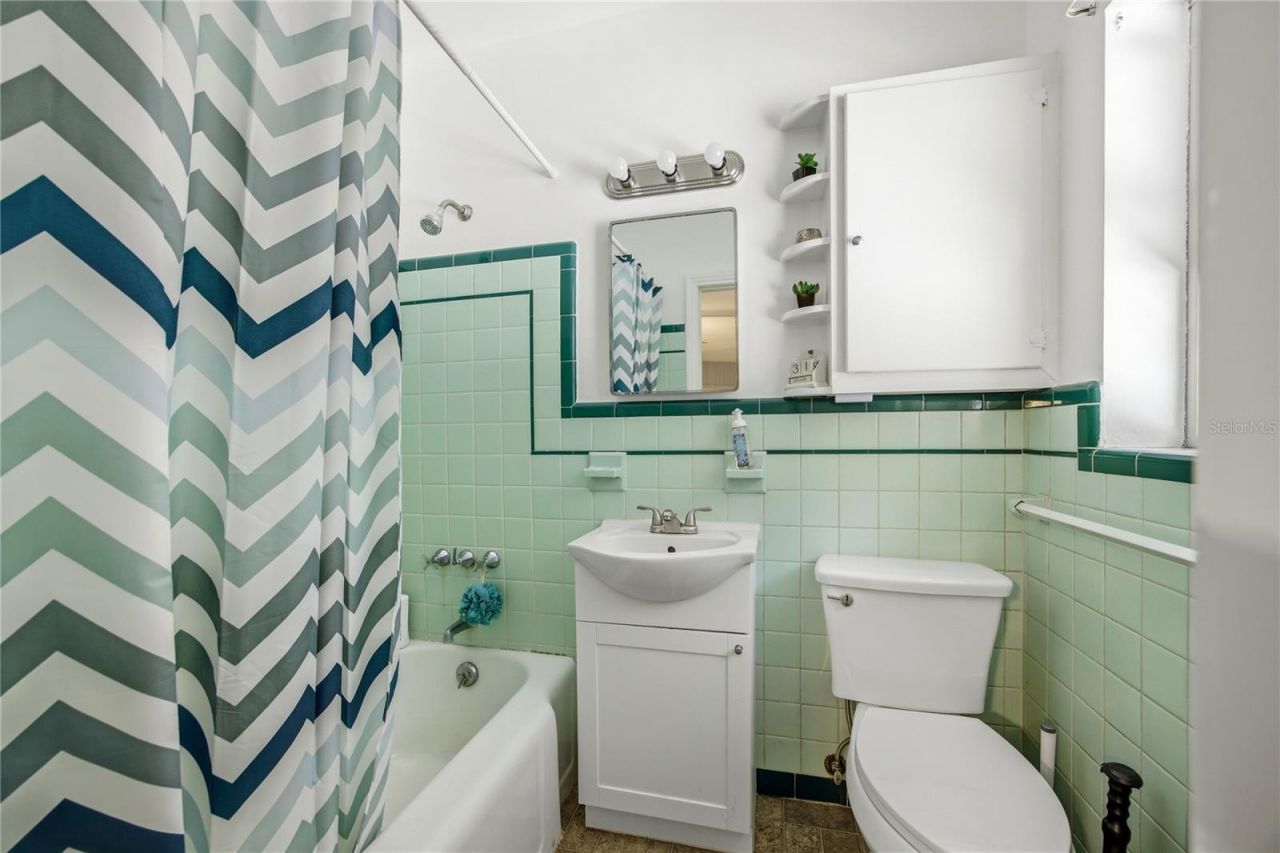 2110 NW 3rd Place, Gainesville, FL 32603 Photo