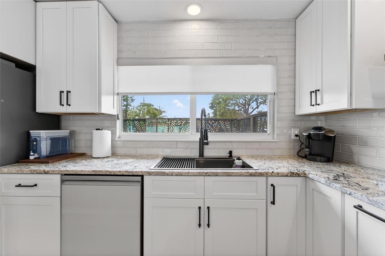 2 79th Street S, Saint Petersburg, FL 33707 Photo