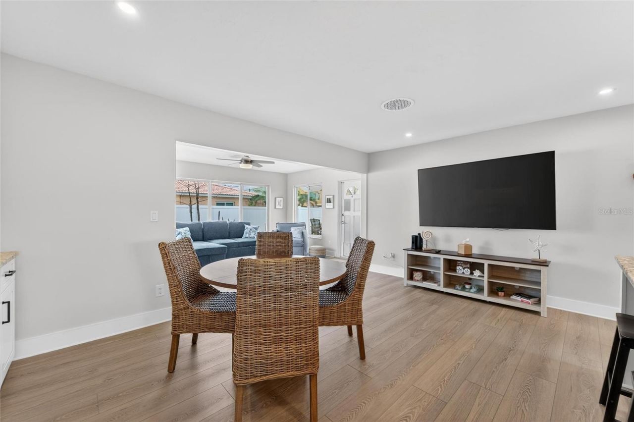 2 79th Street S, Saint Petersburg, FL 33707 Photo