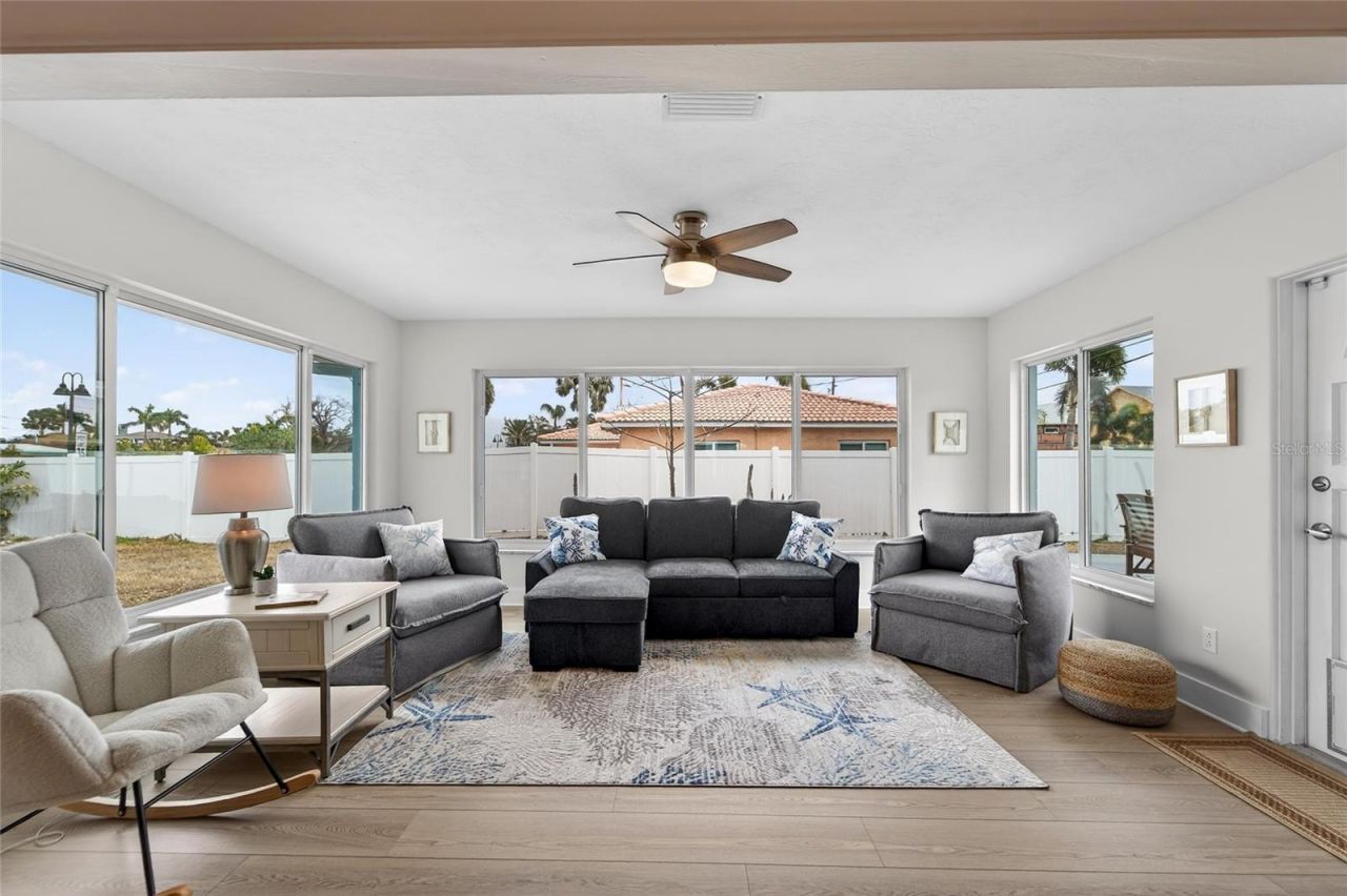 2 79th Street S, Saint Petersburg, FL 33707 Photo