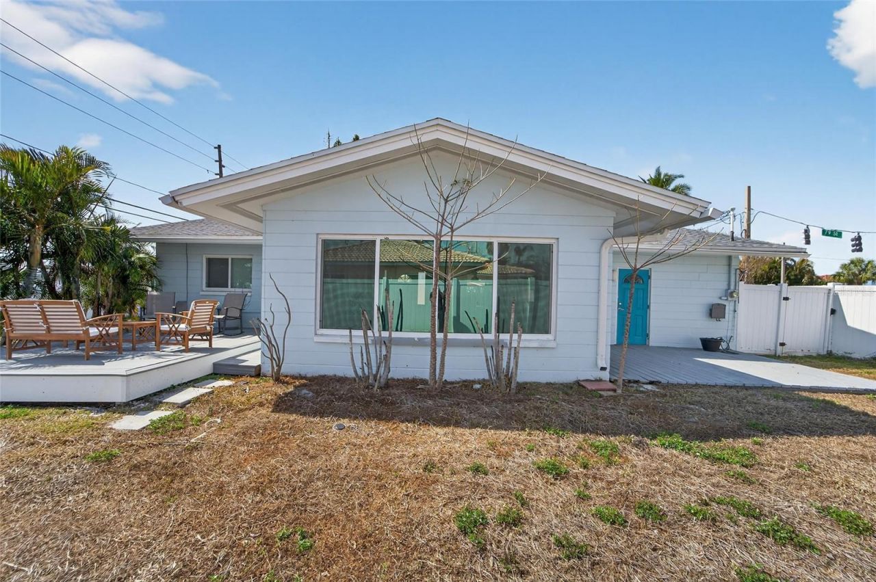 2 79th Street S, Saint Petersburg, FL 33707 Photo