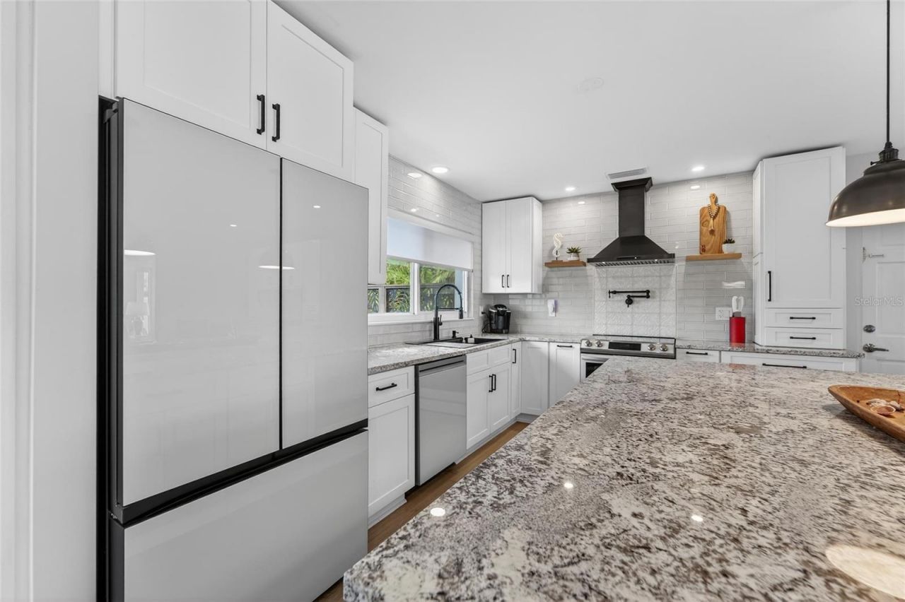 2 79th Street S, Saint Petersburg, FL 33707 Photo