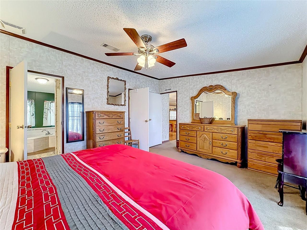 1658 Elkhart Circle, Tavares, FL 32778 Photo