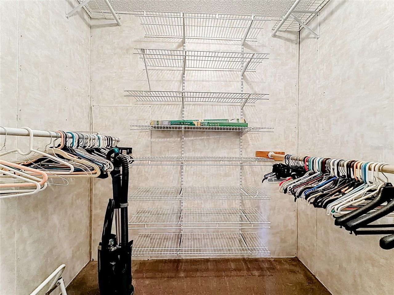 1658 Elkhart Circle, Tavares, FL 32778 Photo