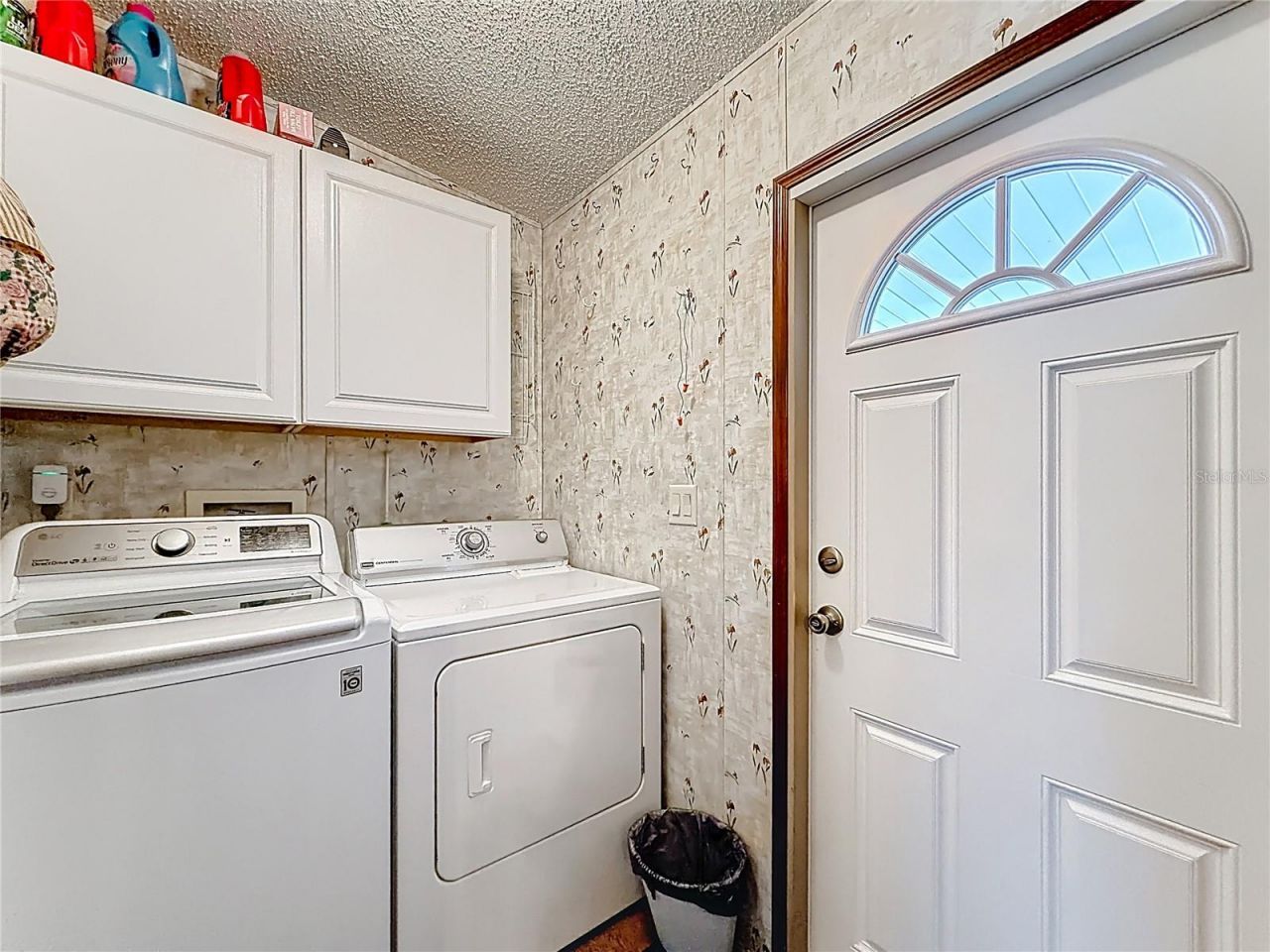 1658 Elkhart Circle, Tavares, FL 32778 Photo