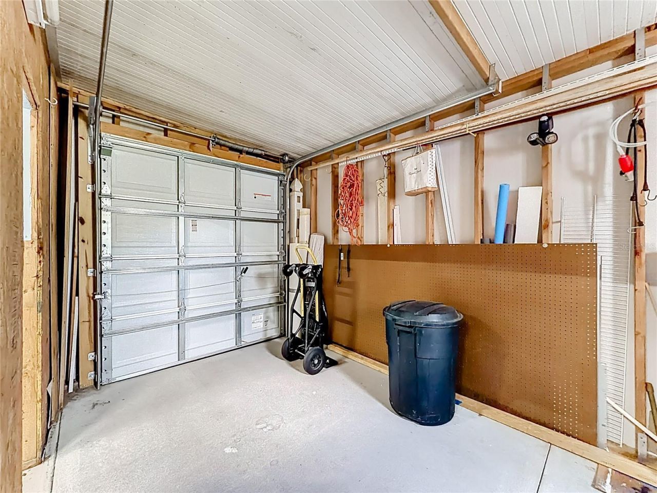 1658 Elkhart Circle, Tavares, FL 32778 Photo