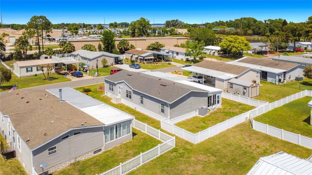 1658 Elkhart Circle, Tavares, FL 32778 Photo