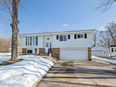 3256 Hampshire Avenue N, Crystal, MN 55427