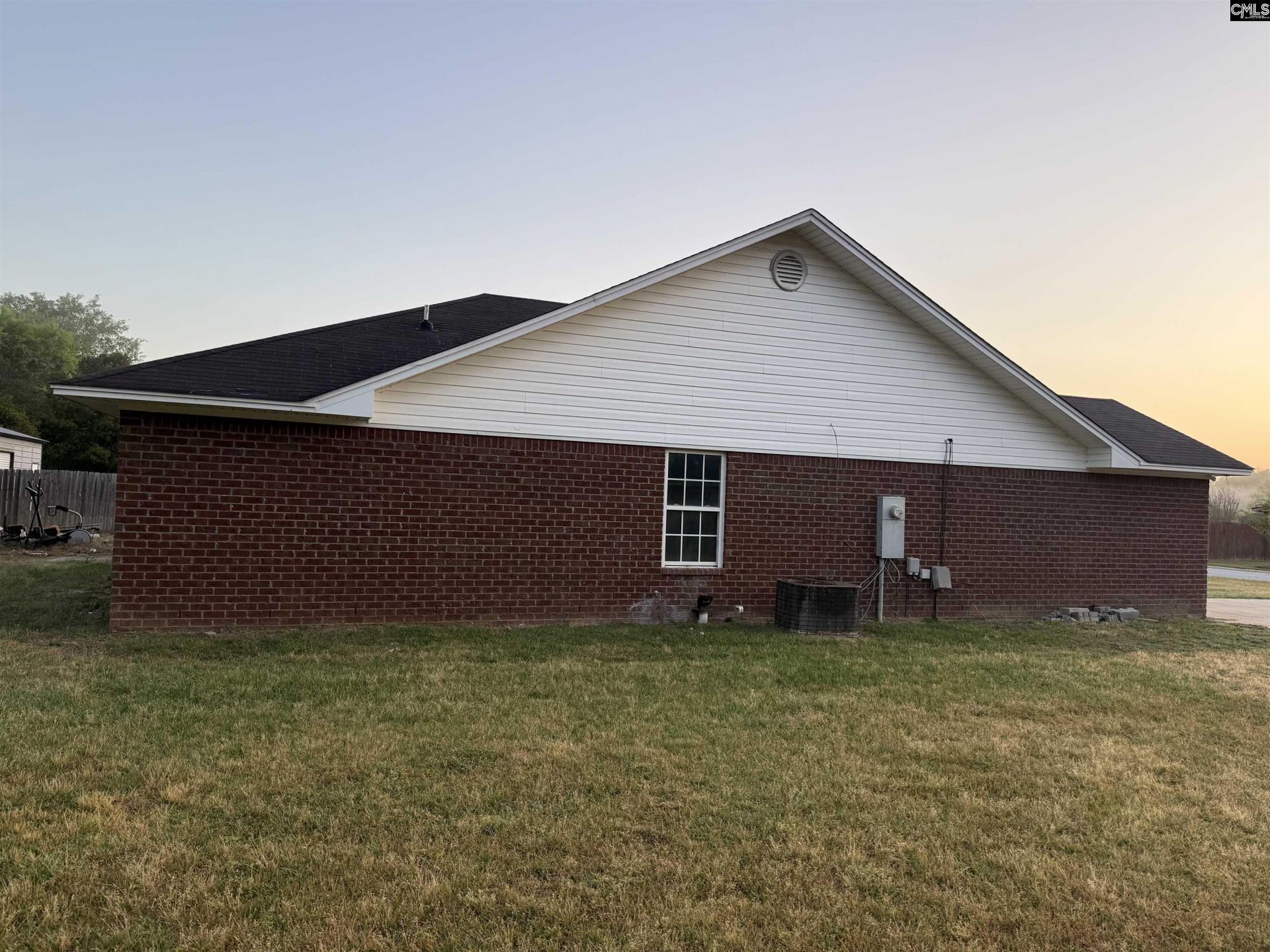 3115 Tuckaway Dr.  Photo 4