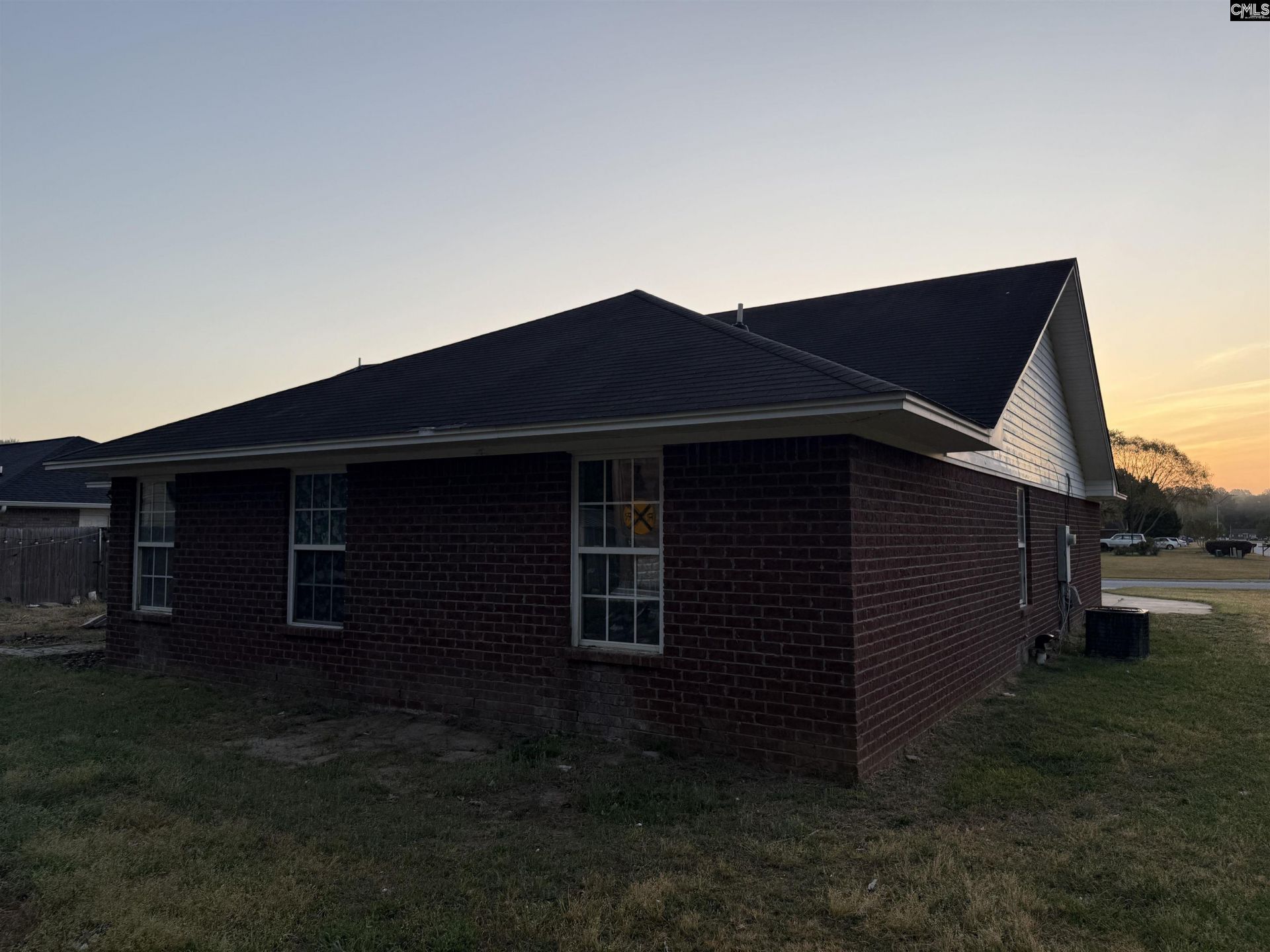 3115 Tuckaway Dr.  Photo 5