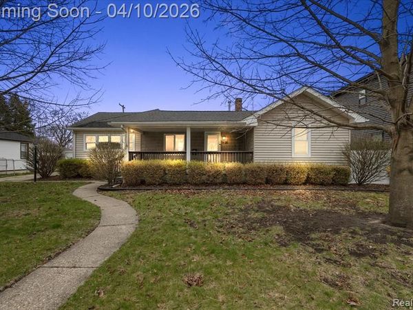 1920 E Saratoga Street, Ferndale, MI 48220