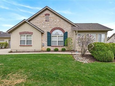 2028 Wentworth Village Drive, Bellbrook, OH 45305