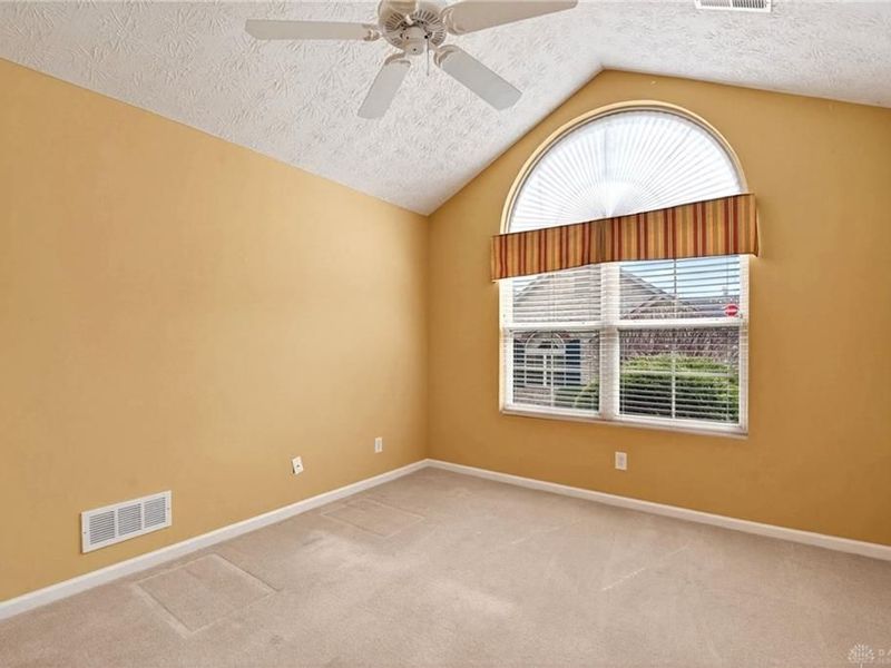 2028 Wentworth Village Drive, Bellbrook, OH 45305 Photo 12