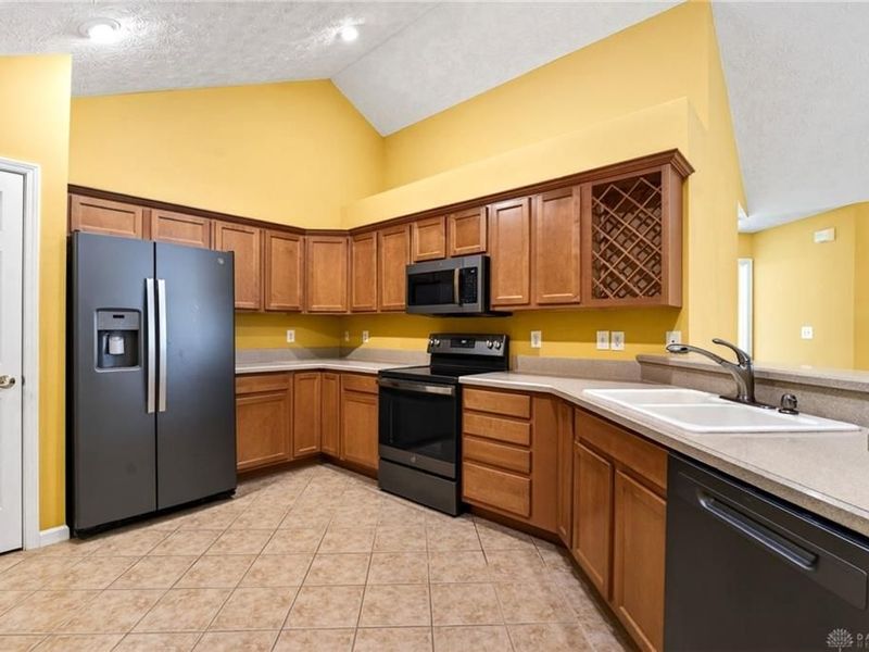 2028 Wentworth Village Drive, Bellbrook, OH 45305 Photo 17