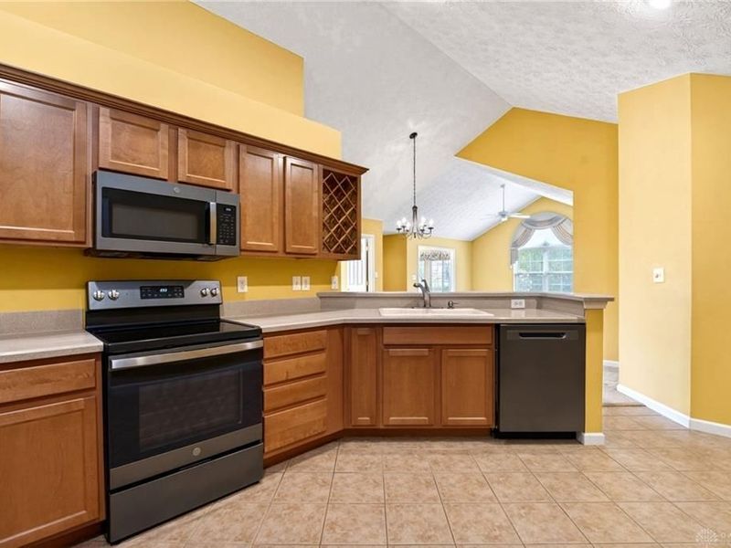 2028 Wentworth Village Drive, Bellbrook, OH 45305 Photo 18