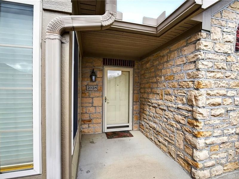 2028 Wentworth Village Drive, Bellbrook, OH 45305 Photo 3