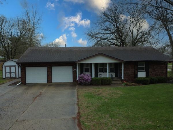 460 S Ralph Street , Watseka, IL 60970