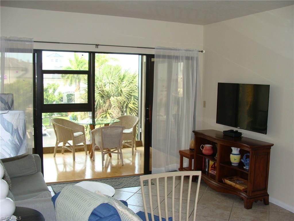 807 River Point Dr, Unit 201D, Naples, FL 34102 Photo