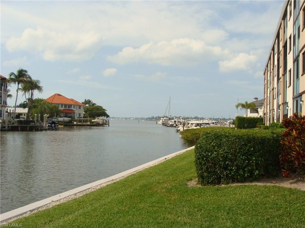 807 River Point Dr, Unit 201D, Naples, FL 34102 Photo
