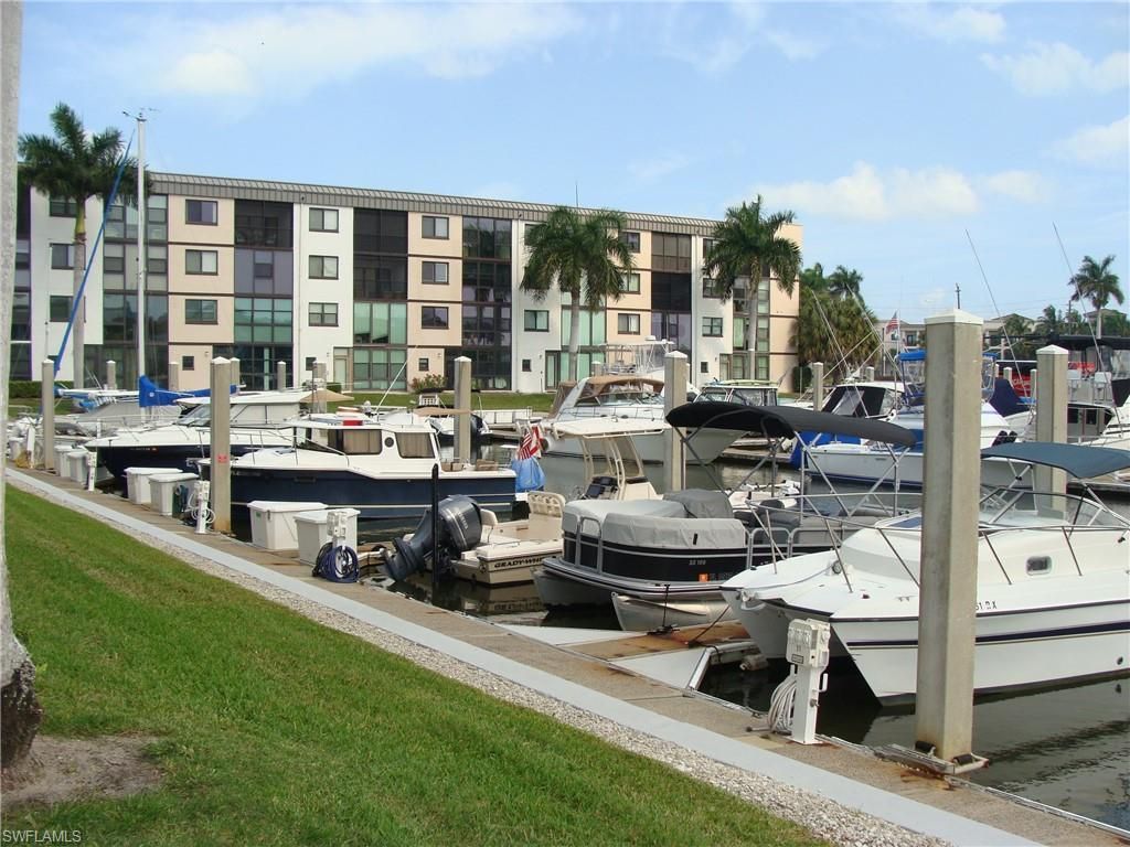 807 River Point Dr, Unit 201D, Naples, FL 34102 Photo