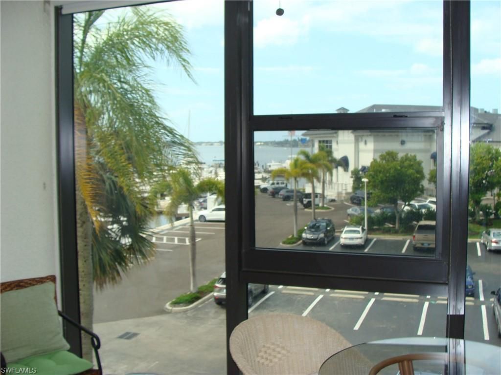 807 River Point Dr, Unit 201D, Naples, FL 34102 Photo