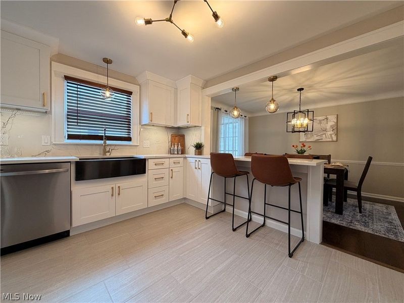 3954 Meadowbrook Boulevard, University Heights, OH 44118 Photo 8