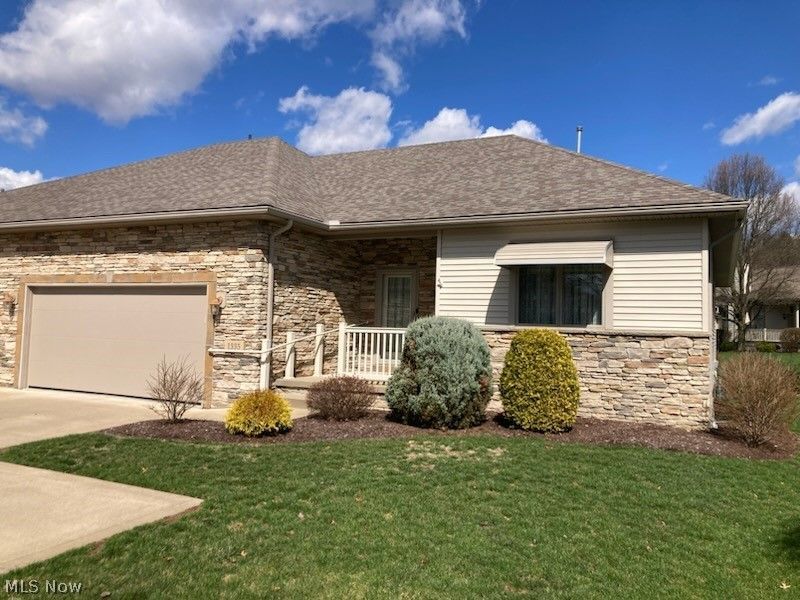 1335 Meadowbrook Drive, Dover, OH 44622 Photo 3