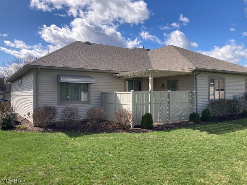 1335 Meadowbrook Drive, Dover, OH 44622 Photo 5