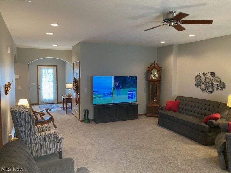 1335 Meadowbrook Drive, Dover, OH 44622 Photo 9