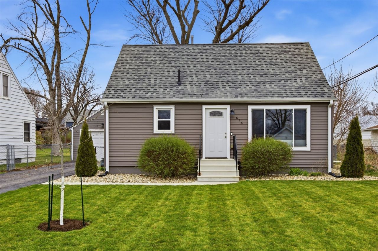 616 25th St Ne, Cedar Rapids, IA 52402 Main Photo