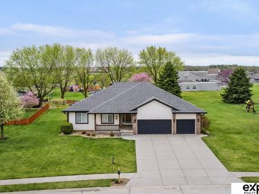 20022 Elkhorn Ridge Drive, Omaha, NE 68022