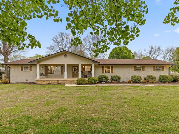 1615 Eagle Drive, Hixson, TN 37343