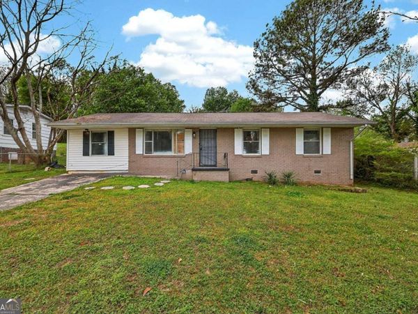 5173 Kingswood Circle, Atlanta, GA 30349