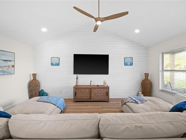 738 95th AVE N, NAPLES, FL 34108