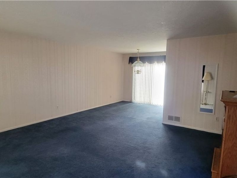 115 Bayberry Lane , Bedford, OH 44146 Photo 2