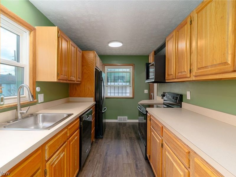 11121 Gabriella Drive, Parma, OH 44130 Photo 3