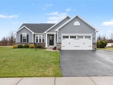 5978 Ivory Drive Drive, Farmington, NY 14425