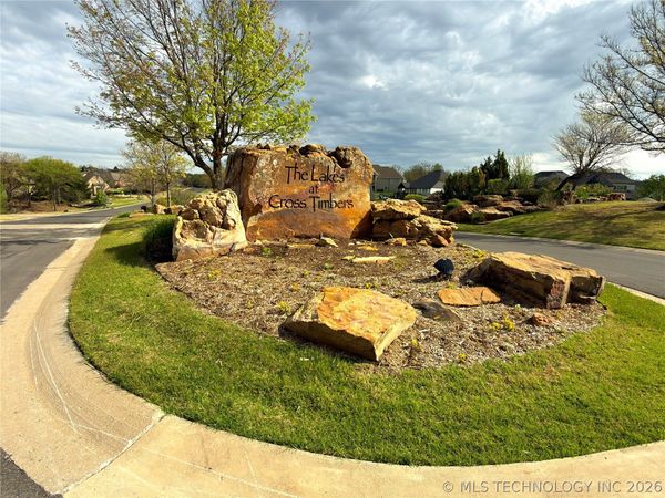 590 Creekside Drive , Sapulpa, OK 74066