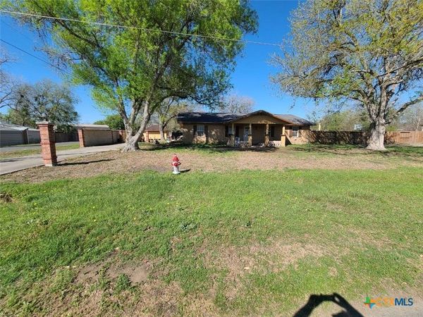 203 N West Street , Yorktown, TX 78164