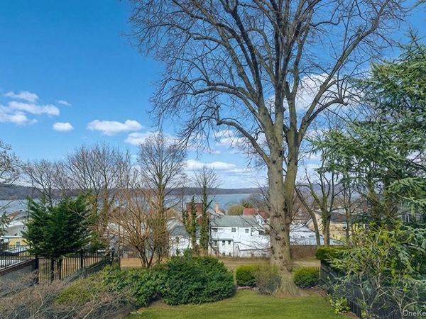 1 Chestnut Court, Dobbs Ferry, NY 10522