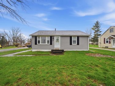 121 BESS Street, Washington, IL 61571