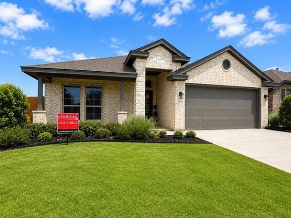 1420 Quail Creek Drive, Cleburne, TX 76033