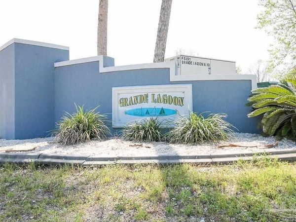 5556 Grande Lagoon Ct, Pensacola, FL 32507