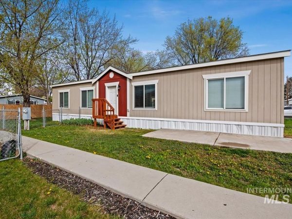 951 W Avalon St, Unit 16, Kuna, ID 83634