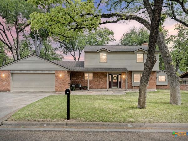 1903 N Harding Avenue , Cameron, TX 76520