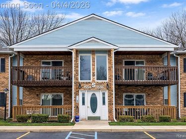 1584 Shoemaker Drive, Westland, MI 48185