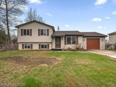 2714 Hallman Avenue, Waterford Twp, MI 48328