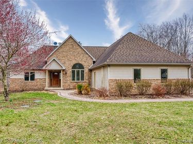 6400 Sober Road , Conway Twp, MI 48836