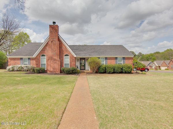 1950 Pecan Grove Drive, Southaven, MS 38671