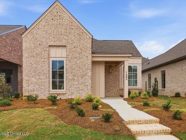 132 Water Street, Madison, MS 39110